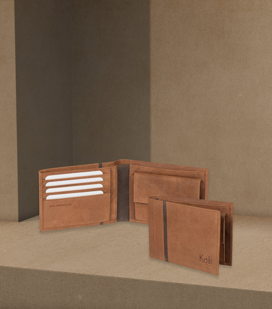 K12203UB | Men's wallet in genuine full-grain leather, Naked. Leather color. RFID protection. Size when closed: 12.5 x 9.5 x 2 cm. Packaging: gift box bottom/cover-3